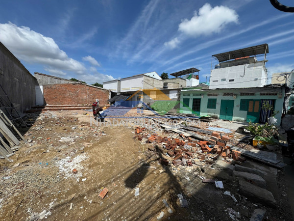 Cho thuê nhà nguyên căn 2 tầng hẻm tháp bà gần biển