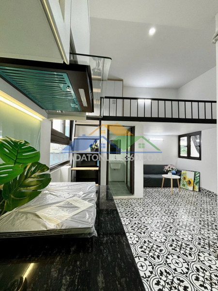 Ccmn 5 tầng,9pn kk thang máy, vị trí đắc địa, gần đường ô tô, trung tâm cầu giấy