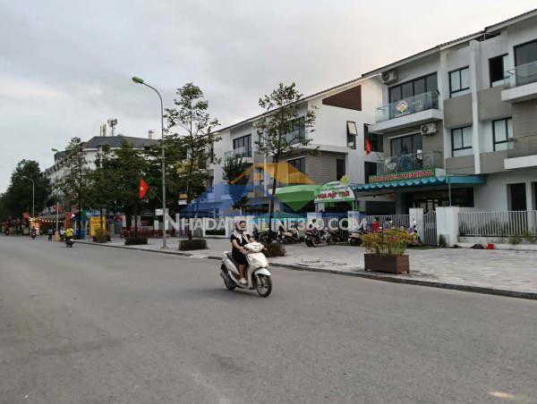 Bán nhanh căn biệt thự an vượng dương nội  190 m 4 tầng thang máy tặng nội thát vỉa hè giá 39 tỷ