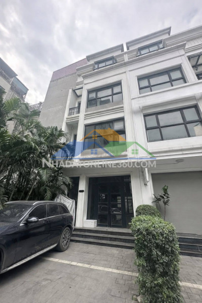 Biệt thự liền kề vinhomes gardenia – hàm nghi
113m2, 5 tầng, kinh doanh -vỉa hè rộng