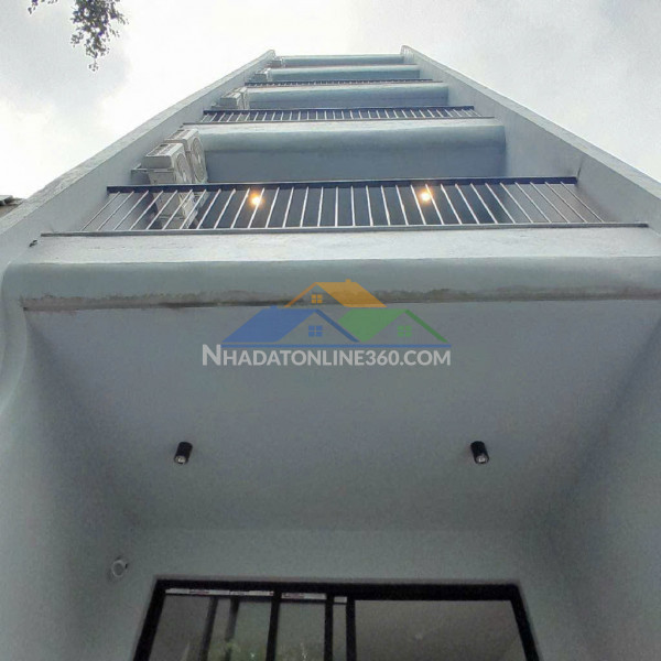 Bán căn nhà 5 tầng tại lạc long quân hà nội