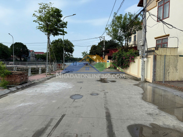 Bán 82m2 đất,đường thông ,ô tô tránh ,kinh doanh,võng xuyên phúc thọ hà nội