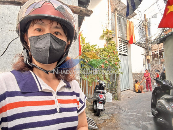 Siêu phảm bán nhà giá tốt- đ.xóm chiếu chỉ 5 đồng nhỉnh- giao thương tôn đản và đoàn văn bơ- ra hoàng diệu gần đh nguyễn tất thành.