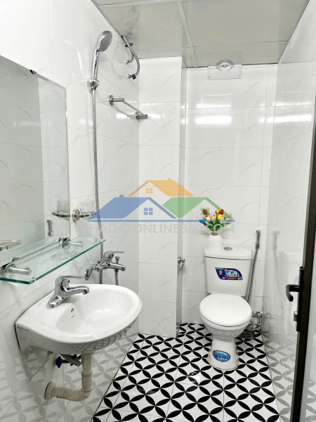 Bán gấp giá rẻ căn hộ khép kín văn hương 55m, tầng 6, mặt tiền 5.5m, 2.43 tỷ đống đa.