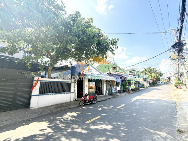 Bán nhà mặt tiền đường 182 thủ đức 140m2 ngang 6.3m cực hiếm chỉ 9.9 tỷ