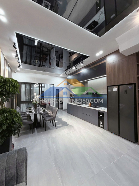 ????????bán nhà gác lửng đúc kiệt ô tô đậu đổ trước nhà...