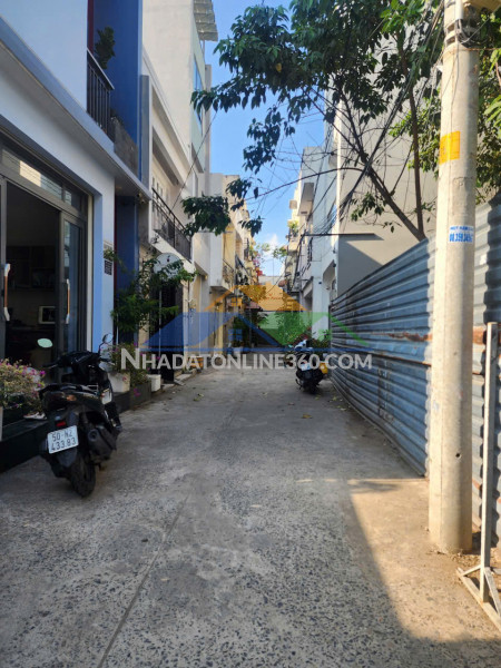 Bán đất sổ riêng - phạm hữu lầu quận 7 -  không quy hoạch.