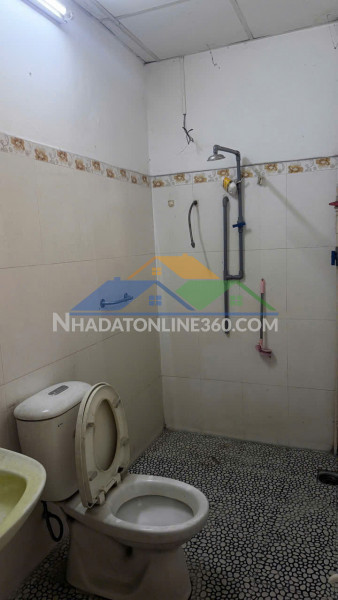 Cho thuê phòng ở mặt tiền đường hồng bàng 819  phường bình tây. tphcm(  lúc trước là phường 9 quận 6)