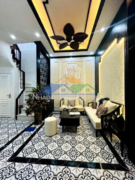 Bán nhà phó đức chính 32m x5 tầng x mặt tiền 5m- 12,86 tỷ 10m ra phố,full nội thất