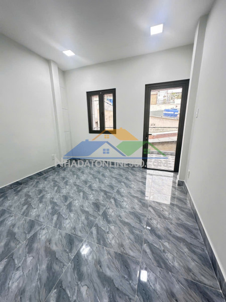 Nhà shhc 4.4*11m/2lầu/4pn/3toilet hẻm thông 39 dạ nam p2q8