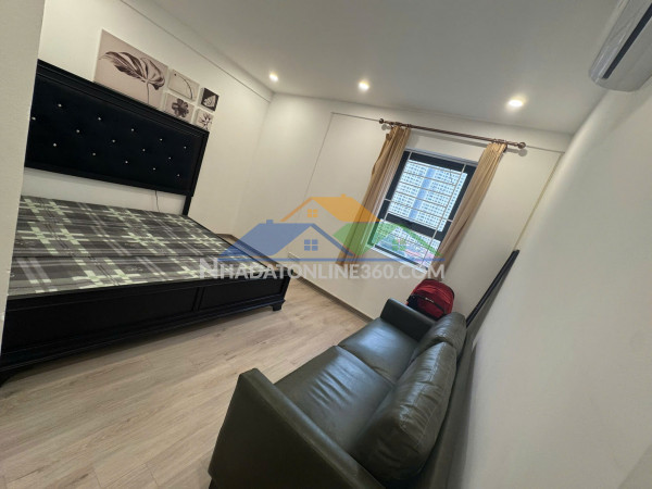 Chính chủ cho thuê nhà mặt tiền/mặt bằng/văn phòng, đường hàng khay, phường cửa nam, hà nội