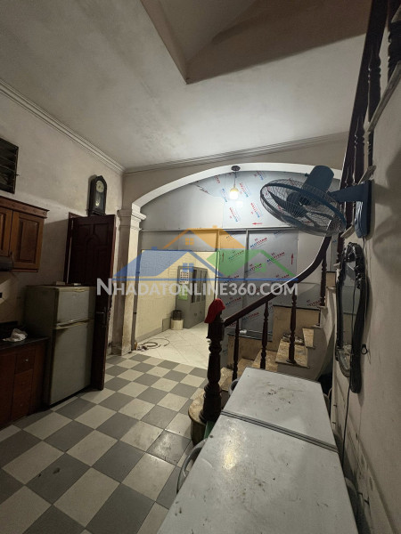 Cho thuê nhà ngõ võ thị sáu 45m2 x 3.5 tầng, kd spa, nail, vp cty