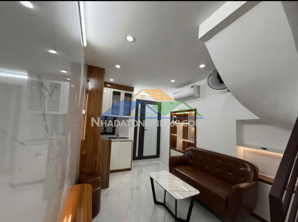 Cho thuê nhà ngõ khâm thiên- 3 tầng x 25m2, 3 ngủ, 8 triệu