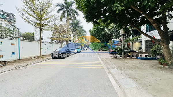 Nhà đẹp lâm hạ, lô góc, mặt tiền 17m , ôtô tránh, gần bệnh viện tâm anh