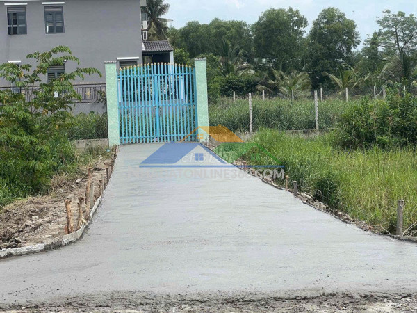 Cho thuê mặt bằng đất trống 1800m2 mặt tiền đ.nguyễn văn long, xã quy đức, bình chánh