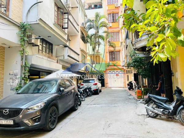 Vip, bán nhà liễu giai, ô tô vào nhà, 80m, ở sướng, chỉ 27 tỷ