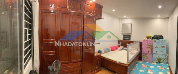 Bán gấp giá rẻ nhà văn chương 15m, 4 tầng, mặt tiền 2.8m, 3 tỷ đống đa.