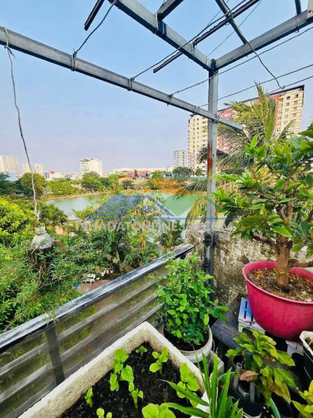 Phú thọ hòa  sát hxh 68m2 ngang 4.5 nở hậu –3 tầng 4pn  view công viên  nhỉnh 7