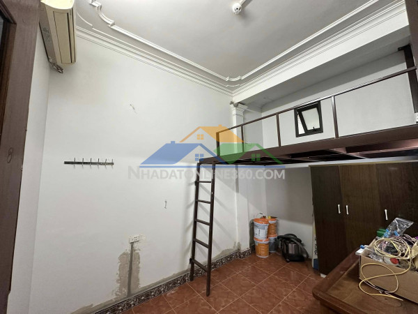 Cho thuê nhà ngõ oto chiến thắng 60m2* 2,5 tầng, 1 ngủ, 3 wc, giá 11 triệu