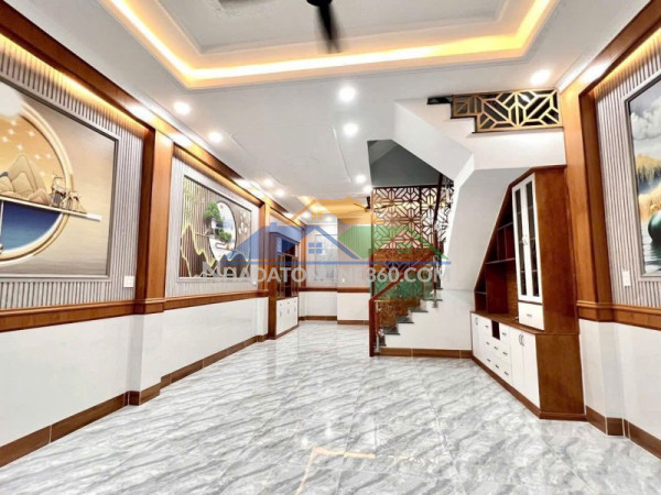 Bán nhà 2 tầng,shr đường xe hơi,2 mặt tiền hẻm,gần chợ bến gỗ