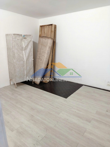 Cc cần cho thuê nhà nguyên căn ngõ 274 đinh công 30m2x2 tầng,3...
