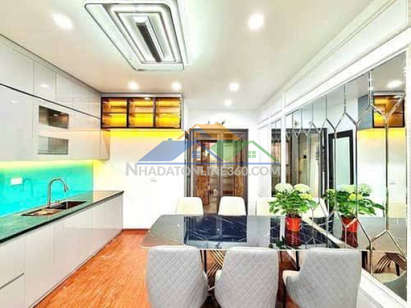 Lạc long quân – bán nhà đẹp 5t 50/55m² mt 5.1m – giá chào 18.3 tỷ