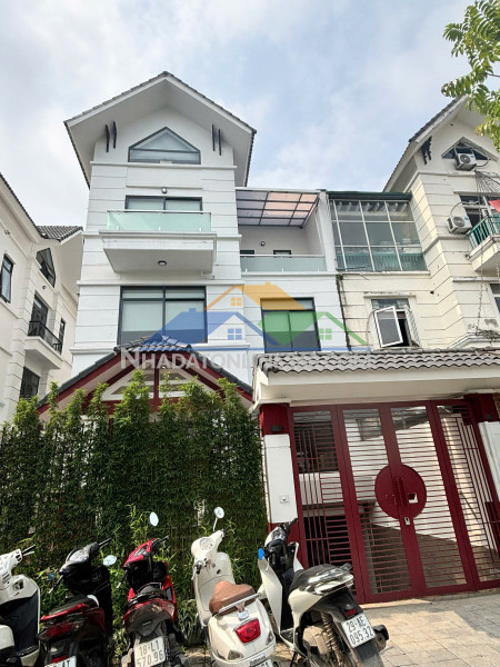 Nhượng trung tâm ngoại ngữ quận hà đông, hà nội