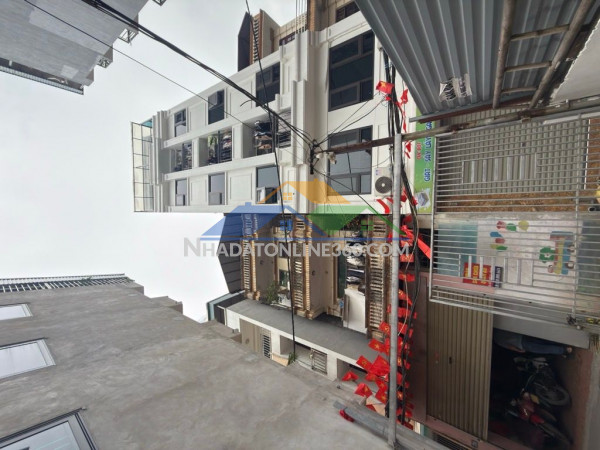 Bán nhà xuân đỉnh ngõ thông oto 79m2- 3 tầng- giá 13 tỷ.