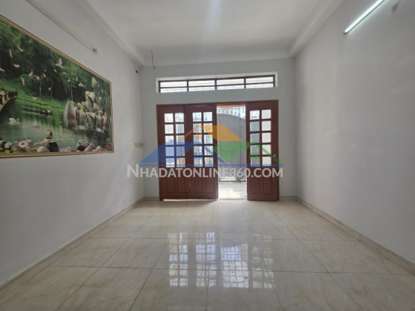 Bán nhà 1 trệt 1 lầu dĩ an,shr đường 8m,gần vincom dĩ an,giá rẻ