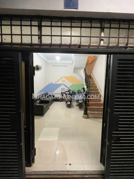 Cho thuê nhà bạch đằng 29 m x 5 tầng+1 tum - giá 12 triệu