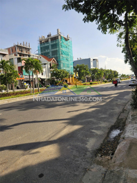 Cần bán đất đường hồ xuân hương, dt 265m2 ngang 10m gần biển...