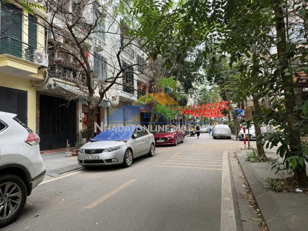 Bán nhà đầm trấu 47m2. 5 tầng. mặt tiền 6m. giá 20 tỷ hai bà trưng hà nội