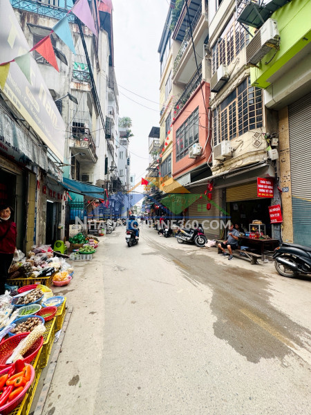 Bán nhà bạch đằng 33.5m2. 5 tầng. mặt tiền 4.8m giá 12.5 tỷ hai bà trưng hà nội