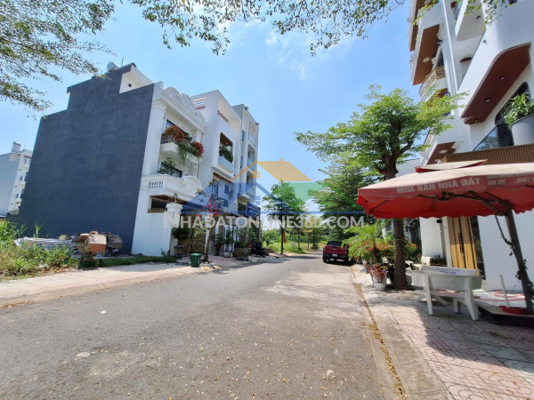 Đất nền 181m, hẻm xe hơi lê văn lương, đường 16m, giá 7 tỷ, sổ hồng riêng