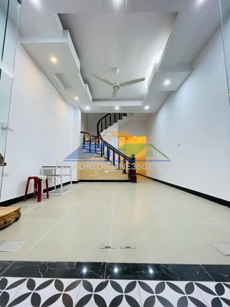 Bán nhà phố võng thị 30m2 6tầng mặt tiền 3.8m 7.9 tỷ gần hồ tây