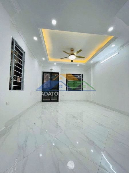 Cc cần cho thuê nhà trương định 5 tầng x 45m2, 4 ngủ, 4 vệ sinh, 18 triệu/tháng