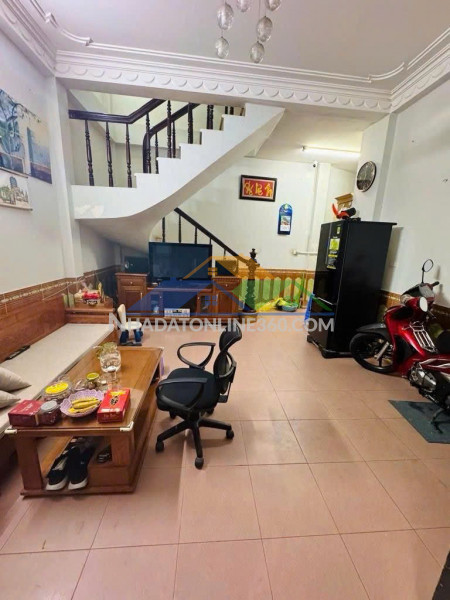 Bán nhà trần khát chân 31/35m2. 6 tầng. mặt tiền 4.33m. giá 12 tỷ hai bà trưng hà nội