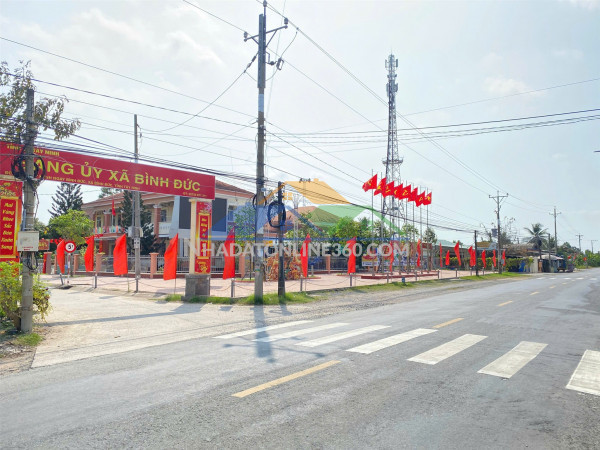 Đất vị trí đẹp – chính chủ cần bán lô góc 2 mặt tiền 483m2 full thổ, xã bình đức, h. bến lức, long an