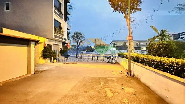 Nhà đẹp, phân lô lâm hạ, ôtô tránh, gara 7 chỗ, thang máy, full nội thất