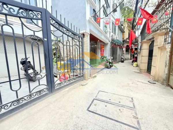 Lạc long quân – ccmn 6t thang máy 104m² mt 6.1m – giá chào 27.5 tỷ gần hồ tây