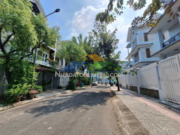 Nhà dân trí cao - 4 tầng hẻm xe hơi thông - cạnh phú mỹ hưng, hơn 6 tỷ