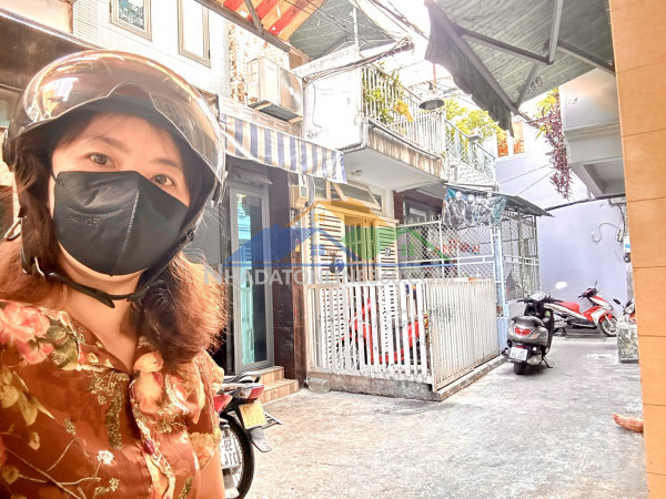 Bán nhà chỉ 3.98t- chỉ 10m ra mt xe hơi đ.đoàn văn bơ- lưu thông tôn đản - xóm chiếu nguyên tất thành