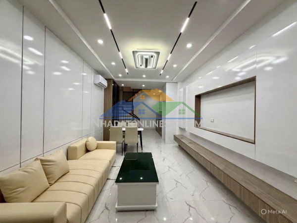 Hoàng hoa thám 36m x5 tầng 10,9 tỷ nhà mới,gần phố,gần hồ tây