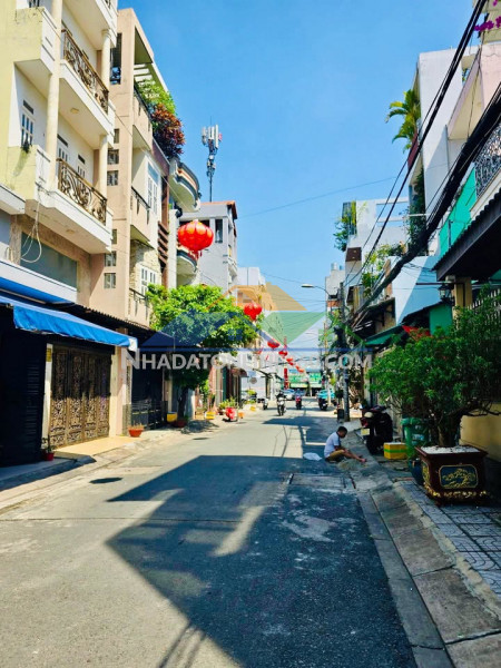 Tân hương – khu phân lô cao tầng – 5 tầng 6pn – 60m vuông a4 chỉ 8.x