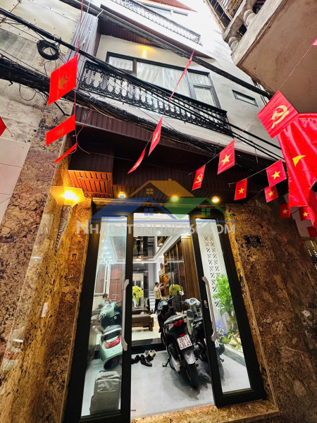 Bán nhà phố ngọc khánh, ba đình có trhang máy giá 16 tỷ