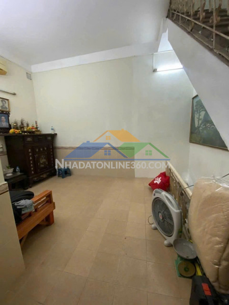 Bán nhà ngõ  khâm thiên 20m2. 5 tầng. mặt tiền 3m. giá 5.68 tỷ đống đa hà nội