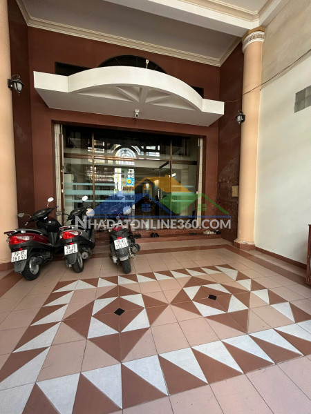 Đi bộ ra biển 3 phút – nhà trung tâm hiếm ngang 7m chỉ 30 tỷ sở hữu nhà 5 tầng khai thác dòng tiền ngay trung tâm