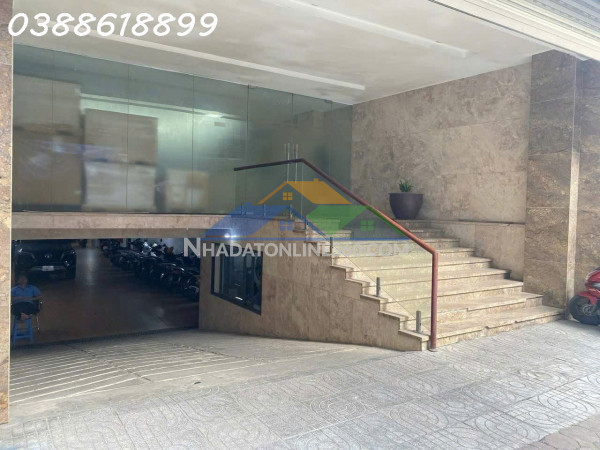 ???? bán toà văn phòng khủng phố trần thái tông - cầu giấy - 330m x 8 tầng – thang máy – mặt tiền 8.5m - dòng tiền 3,6 tỷ/ năm