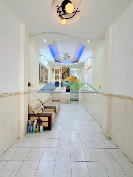 Nhà 4 tầng hẻm xa tải thông hưng phú p10q8. giá: 5.98 tỷ