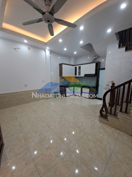 ???? nhà tứ hiệp “nhỏ mà có võ” – 5 tầng, 4 phòng ngủ, giếng trời cực thoáng, ở sướng trong tầm tài chính!